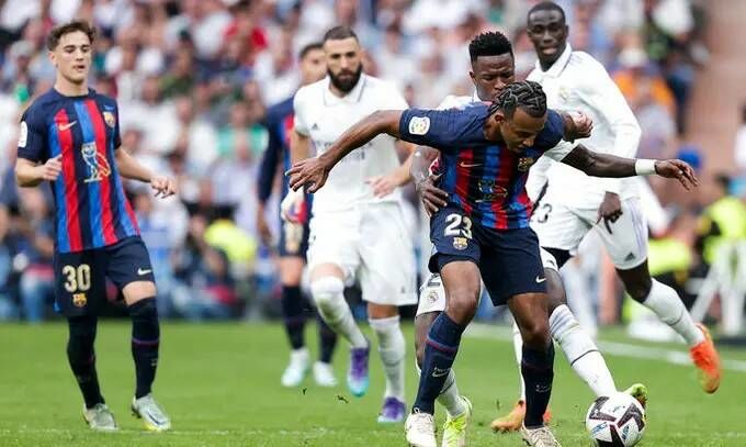 皇家马德里对巴塞罗那的预测,等待对抗赛的比分变化