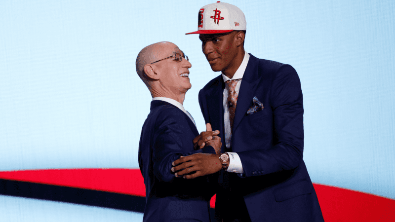 据报道，尽管之前的势头，NBA和NPBA不太可能降低最低盘口选择年龄