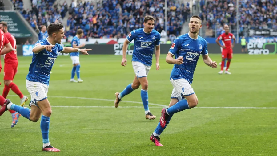 周日晚上的足球比赛提示