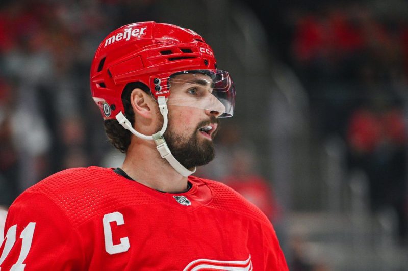 黑鹰队VS红翼队的赔率、盘口选择和预测（3月8日）