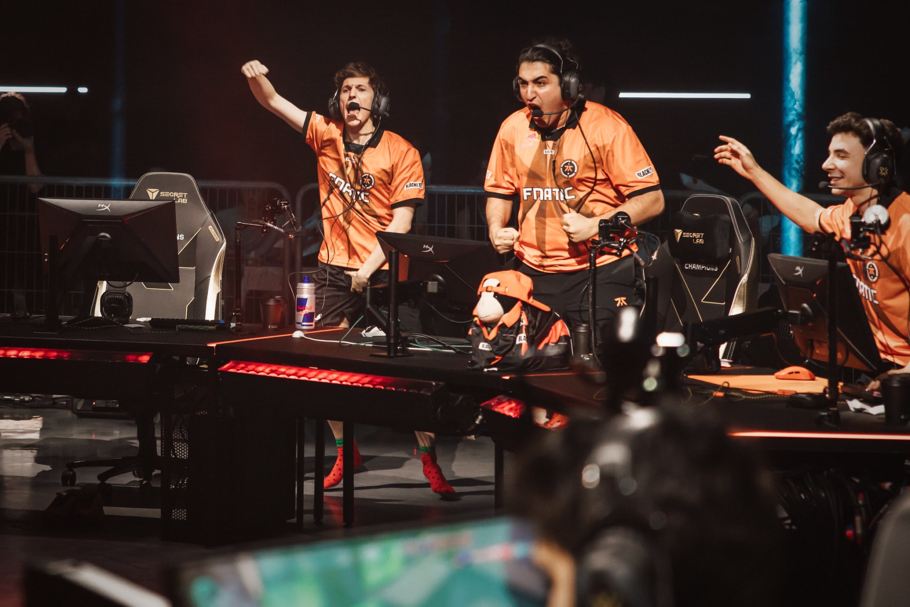 欧洲 | 中东和非洲赛区欢庆Fnatic与Team Heretics晋级《VALORANT》冠军赛2025季后赛