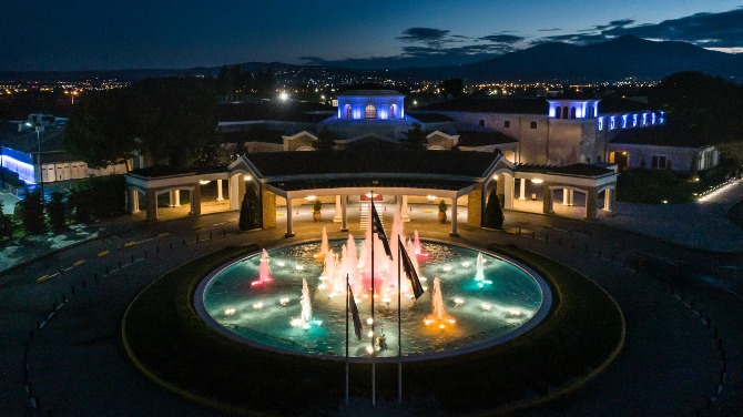 塞萨洛尼基推出露天“广场计划”