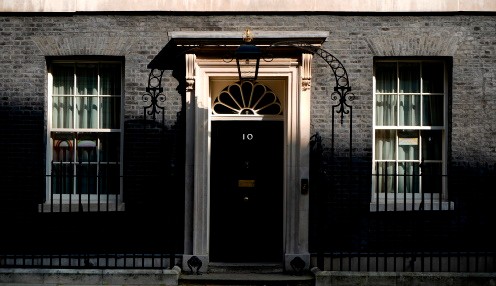 YouGov民调显示工党领先17% | 工党多数席位赔率为3.0 | 保守党3.67