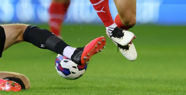 利物浦 vs 莱切斯特城，赔率盘口预测，利物浦让分1.75，大小球3.25