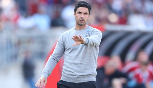 英超联赛 - 足球：阿森纳的目标是对阵莱斯特