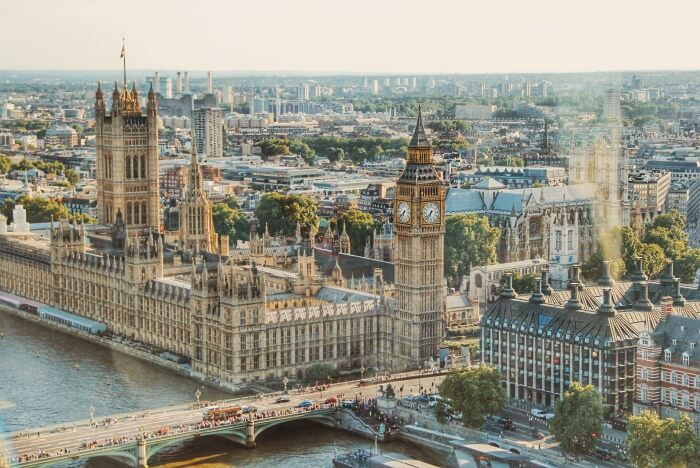 英国财政大臣 | 博彩公司须缴纳“公平份额”的税款