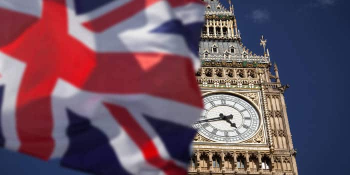英国法定征税引发对博彩危害慈善机构的担忧