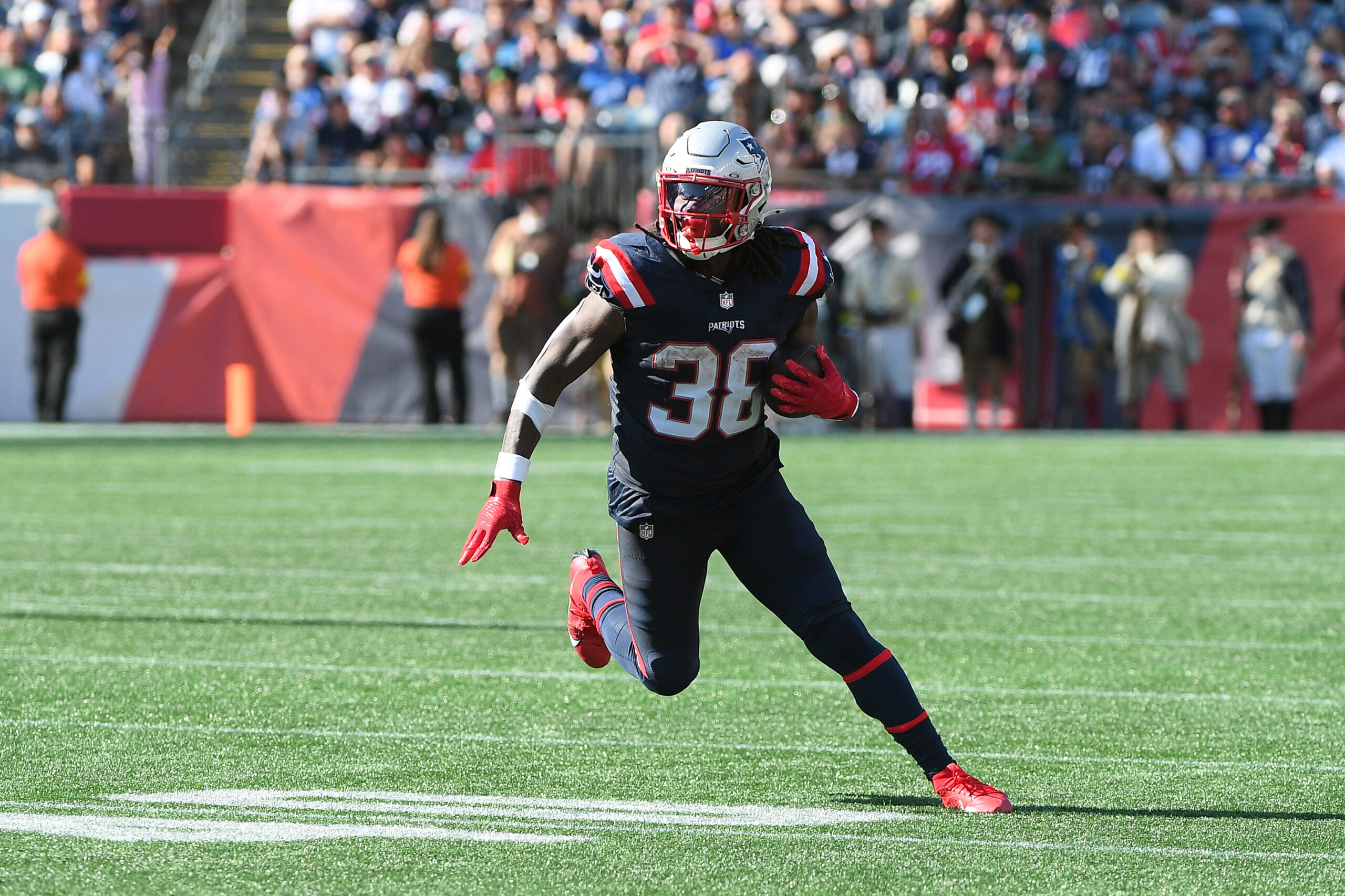 第五周NFL球员个人数据投注早盘推荐 | 拉蒙德·史蒂文森 | 克里斯·奥拉维 | 更多