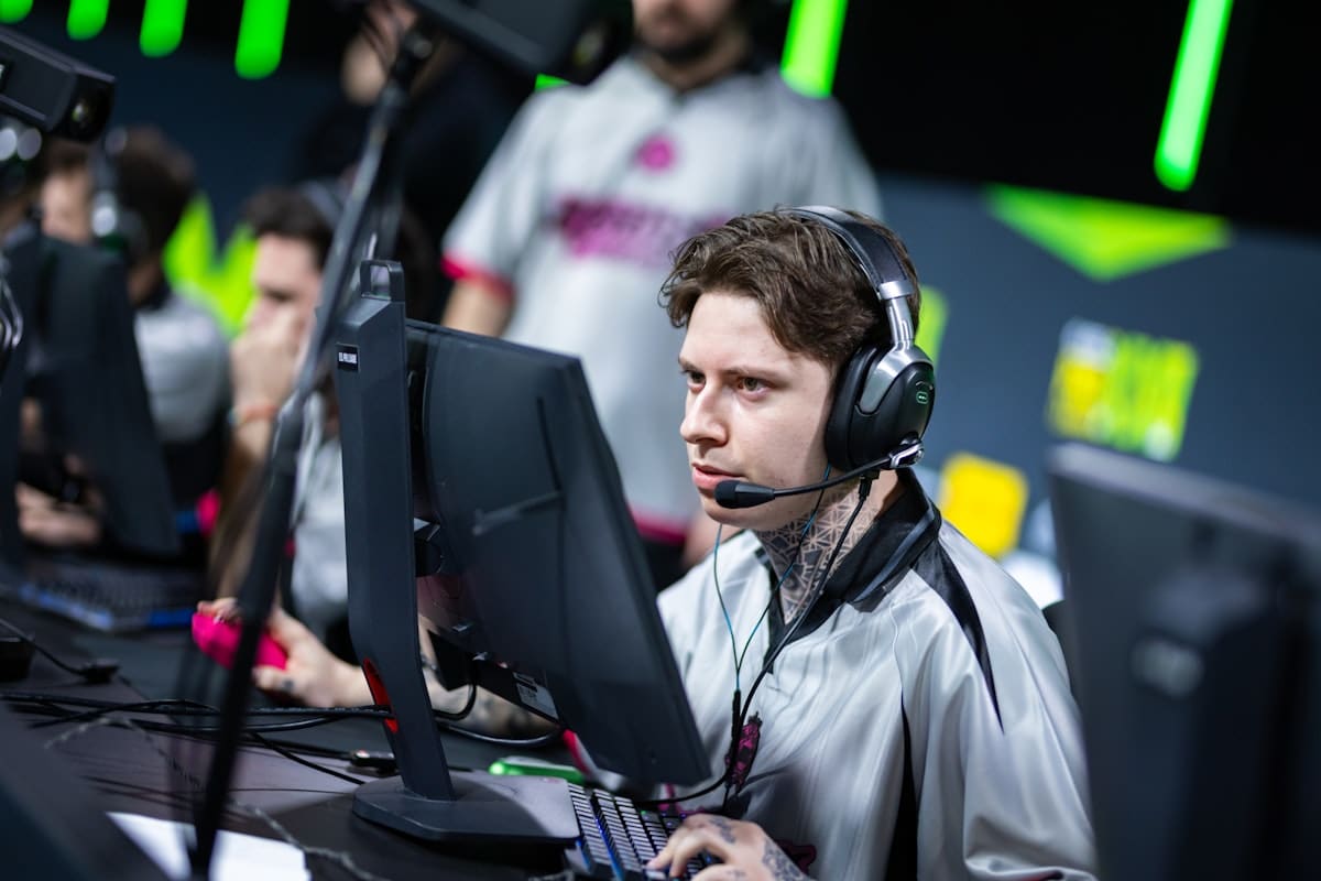 “这并非我的真实面目” | MartinezSa就针对The MongolZ的种族歧视言论致歉