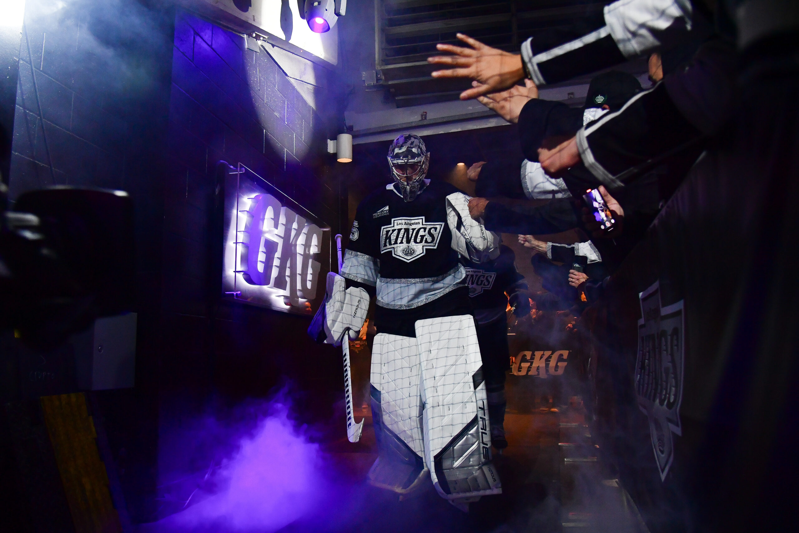 雪崩对阵国王预测 | 赔率 | 开幕夜最佳投注