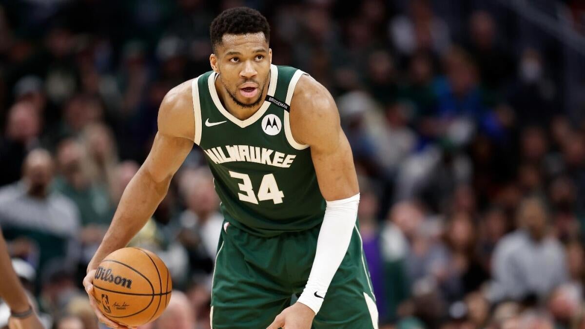 扬尼斯·安特托昆博交易传闻 | 雄鹿球星“锁定”球队但透露可能改变主意的时机