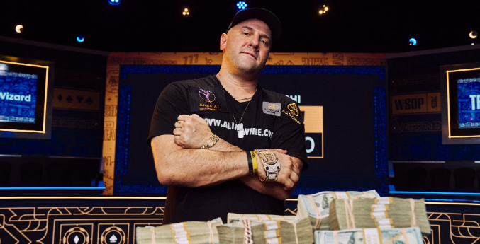 Grinder 取得历史性主赛胜利