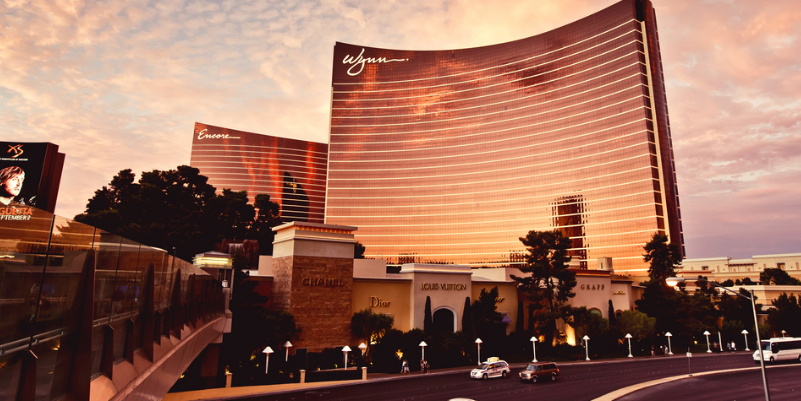 永利度假村由 Mirage Resorts 的前任董事长兼首席执行官 Steve Wynn 于 2002 年创立