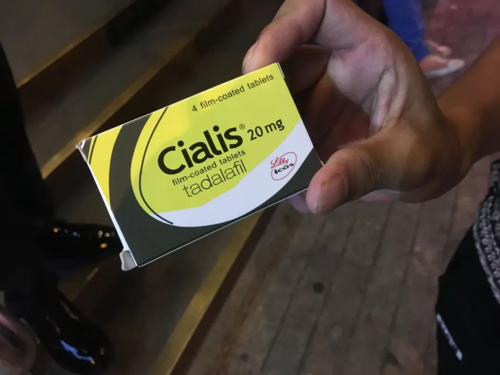 菲律宾-卖壮阳药挣生活费的高中生