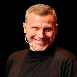 Earle Hall，Axes.ai 首席执行官