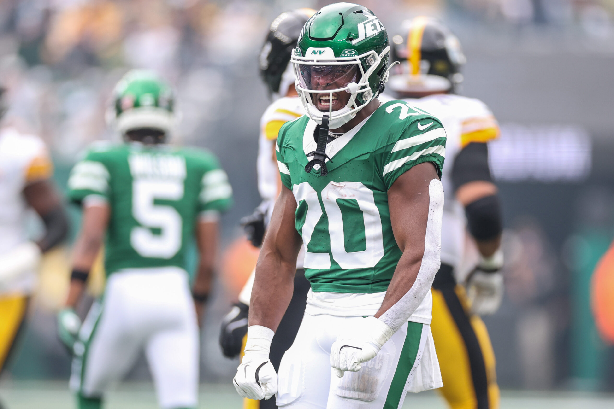 预测盘口显示 | 这些NFL球员可能在交易截止日前被交易