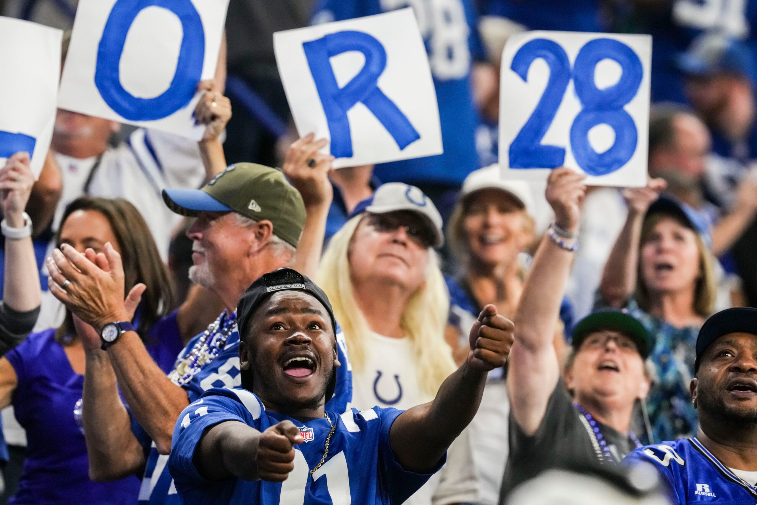 狂热体育博彩聚焦印第安纳波利斯小马队 | 铁杆球迷的比赛日体验