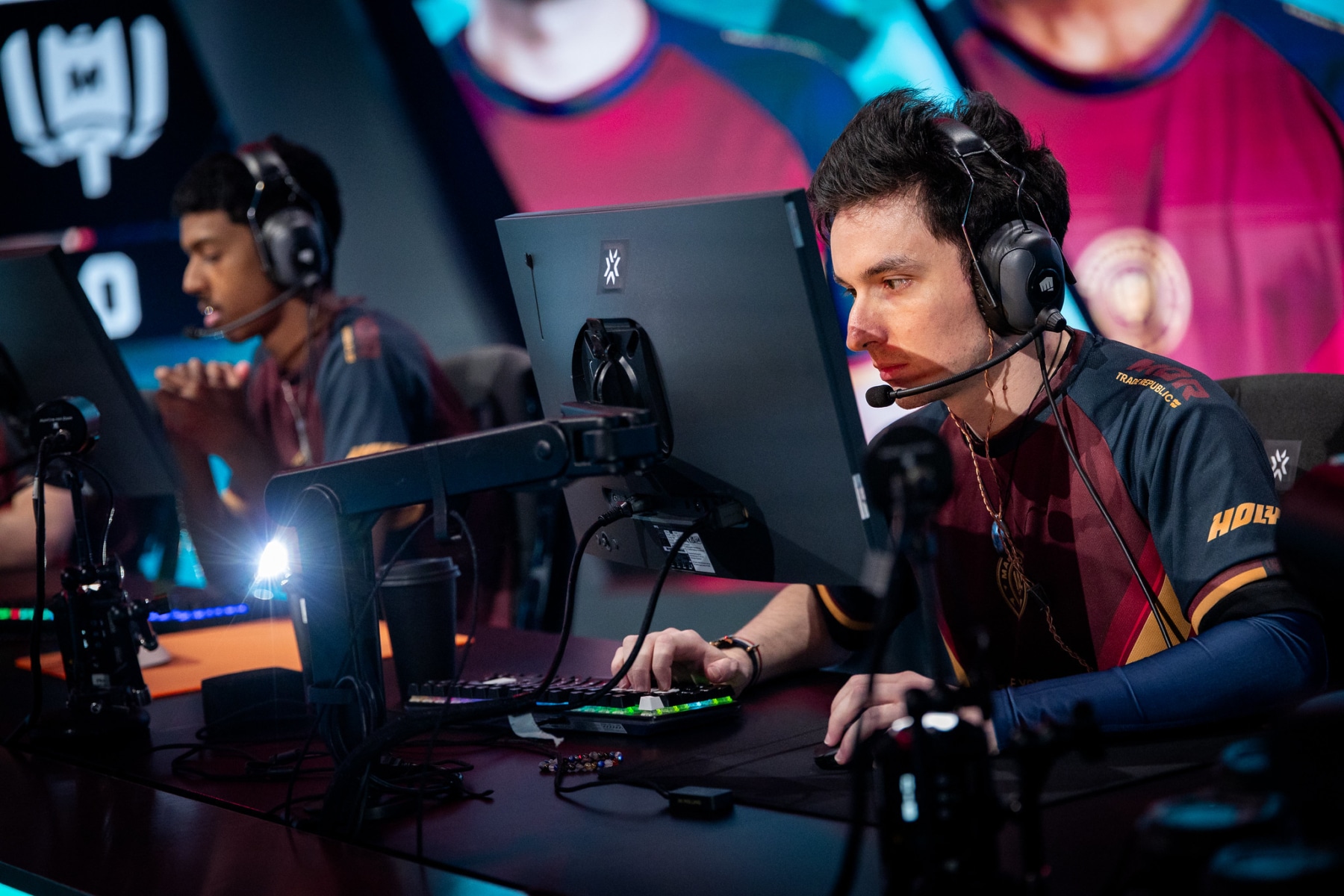 “我们有理由为取得的成就感到自豪” | 曼托里·恩佐谈VCT欧洲中东非洲赛区晋级之路 “我们有理由为取得的成就感到自豪” | 曼托里·恩佐谈VCT欧洲中东非洲赛区晋级之路