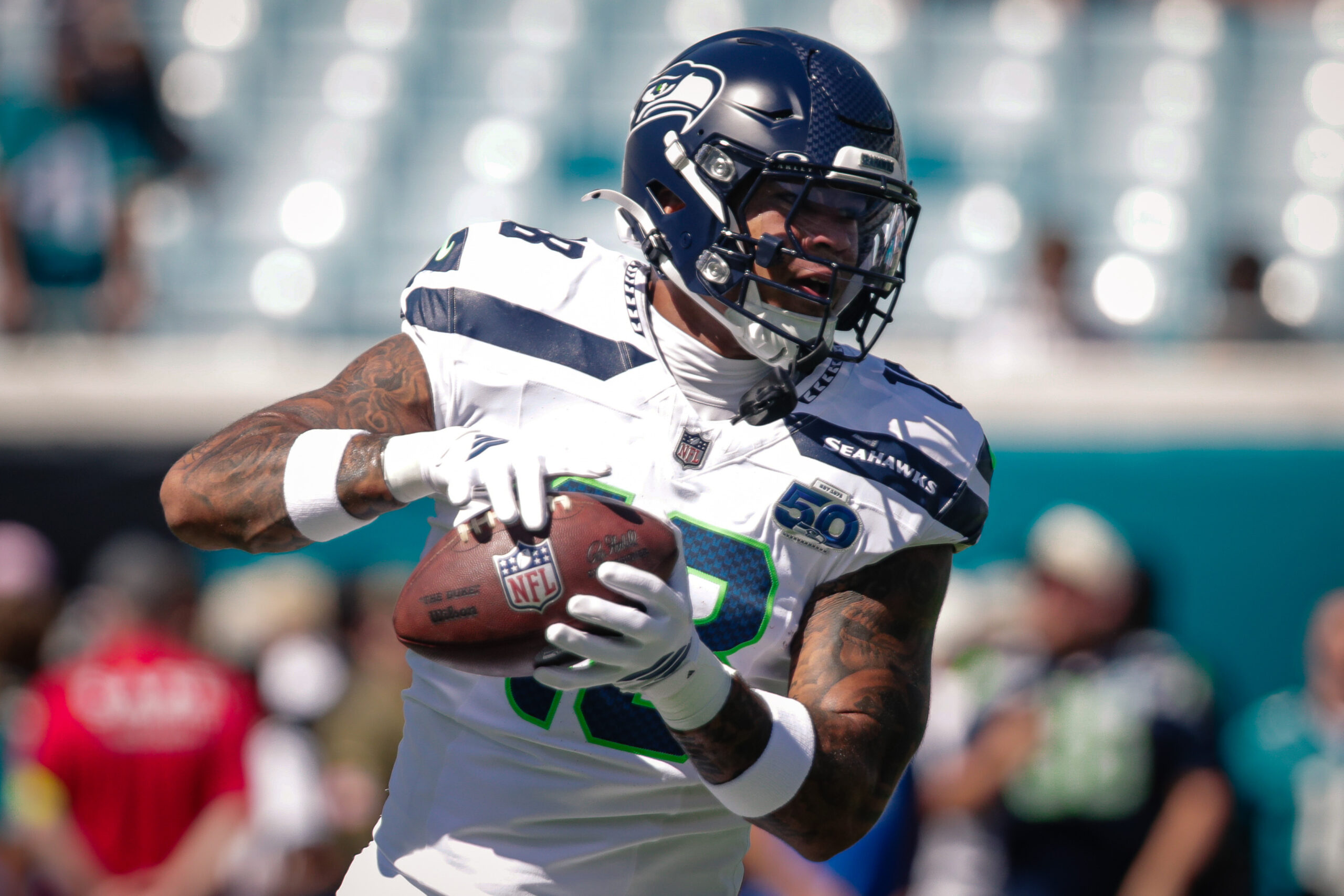 海鹰队对阵指挥官队周日夜赛同场串关 | 第九周SNF赛事享2.21赔率