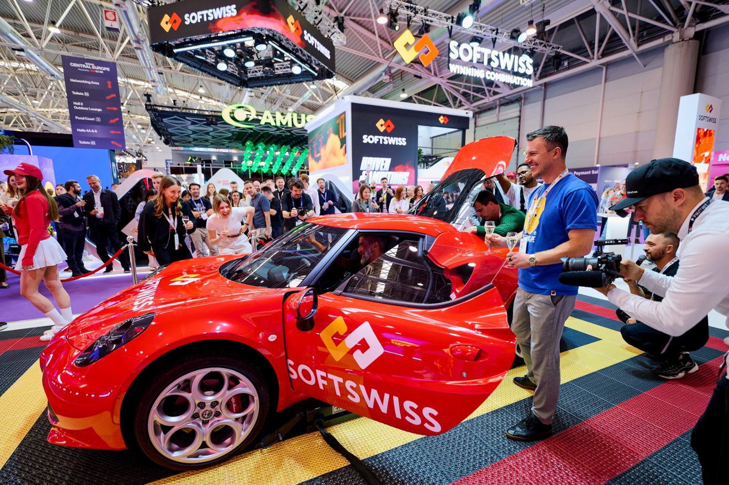 SOFTSWISS在2025年SiGMA中欧展打造迈凯伦展台 | 庆祝第100个品牌上线 SOFTSWISS在2025年SiGMA中欧展打造迈凯伦展台 | 庆祝第100个品牌上线