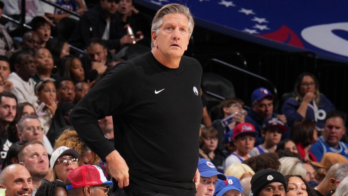 克里斯·芬奇调侃JJ·雷迪克 | 称播客主持经历足以让你“有资格执教湖人队”