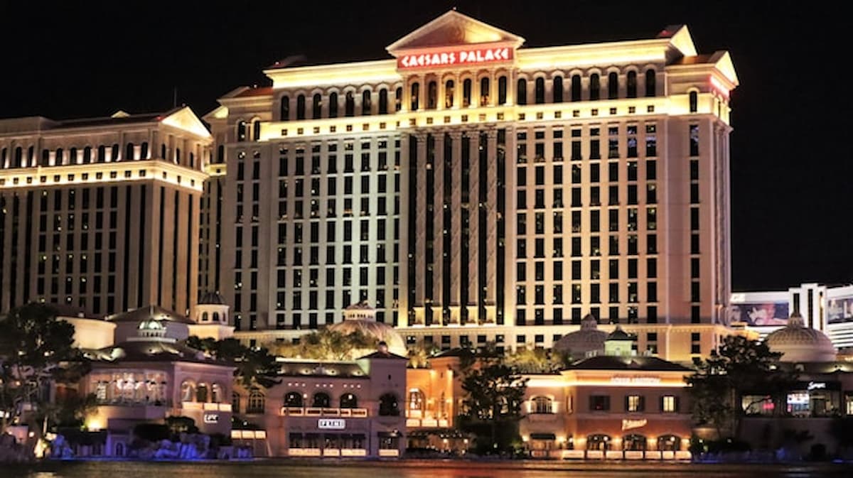 凯撒娱乐因纵容非法庄家马修·鲍耶多年博彩 | 面临内华达州780万美元罚款