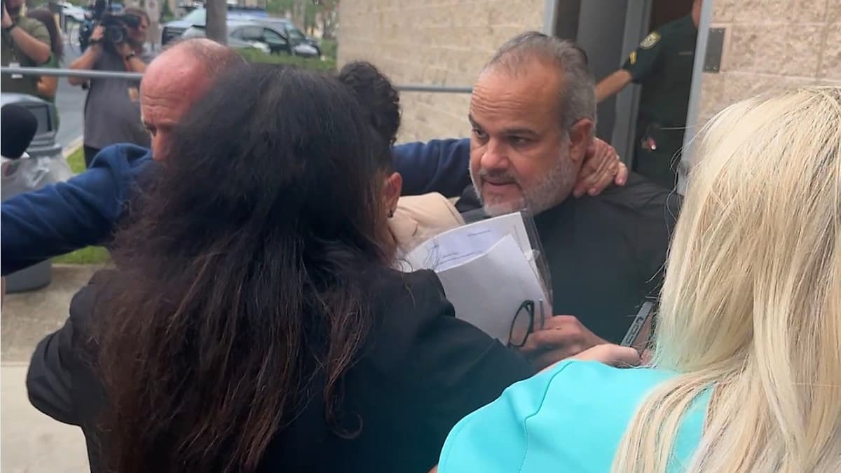 奥西奥拉县警长洛佩兹孤军奋战 | 离异妻子与博彩运营商在2100万美元案中接受认罪协议