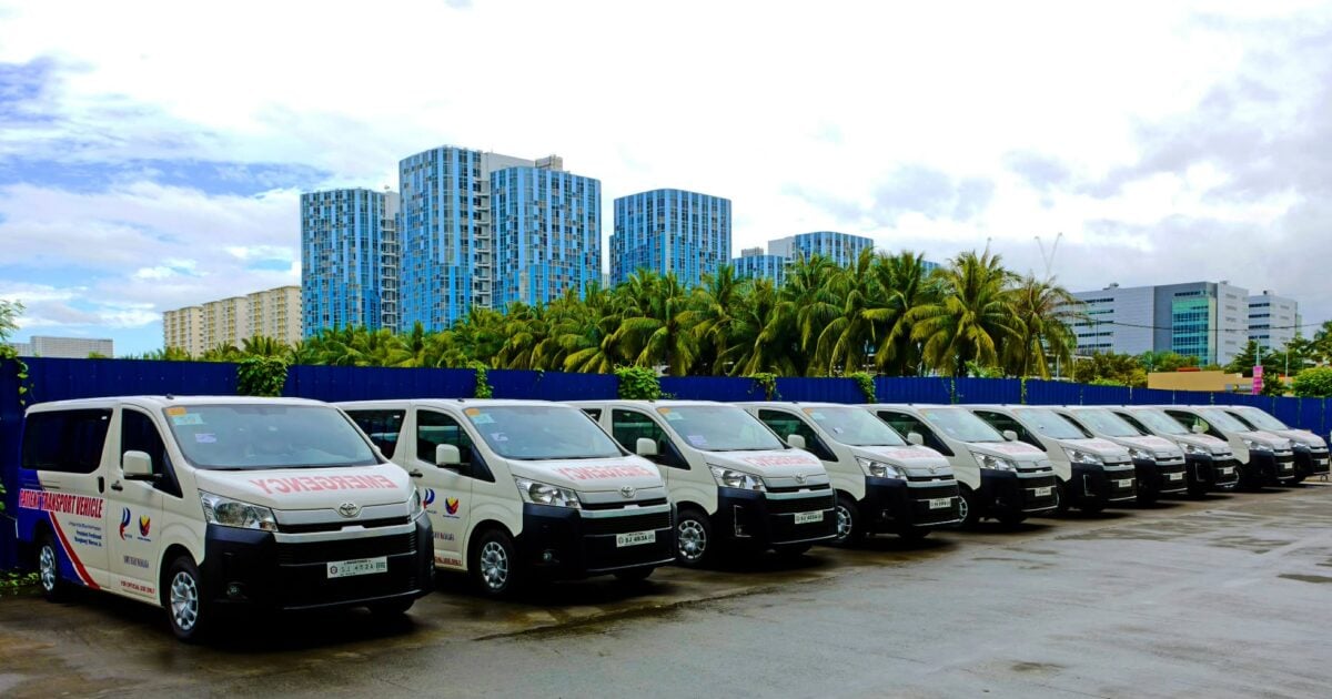 菲律宾博彩公司再捐赠11辆患者运输车