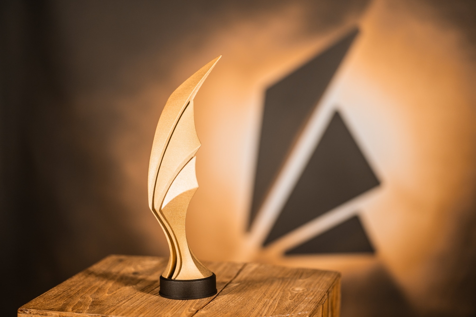 2025年英雄联盟大奖赛花落谁家？