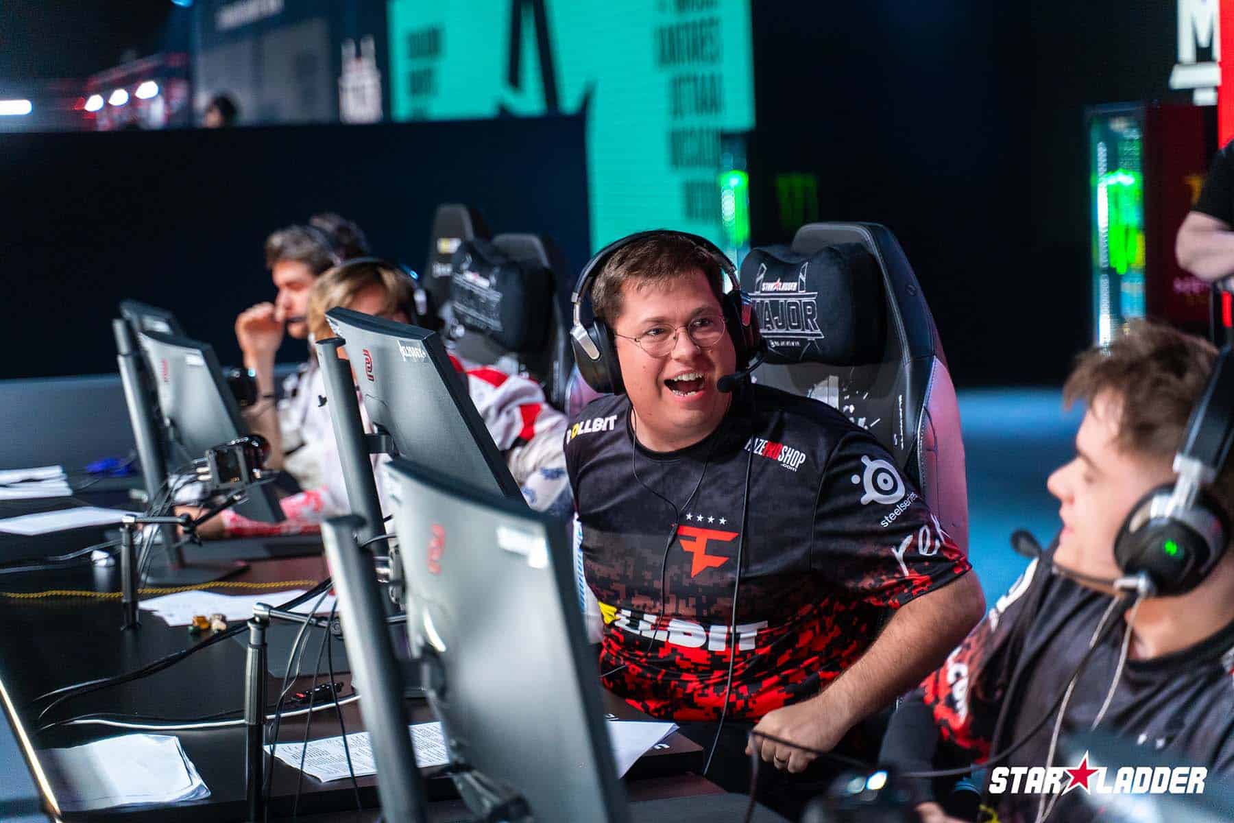 FaZe Clan与NAVI锁定StarLadder布达佩斯Major第三阶段席位 FaZe Clan与NAVI锁定StarLadder布达佩斯Major第三阶段席位