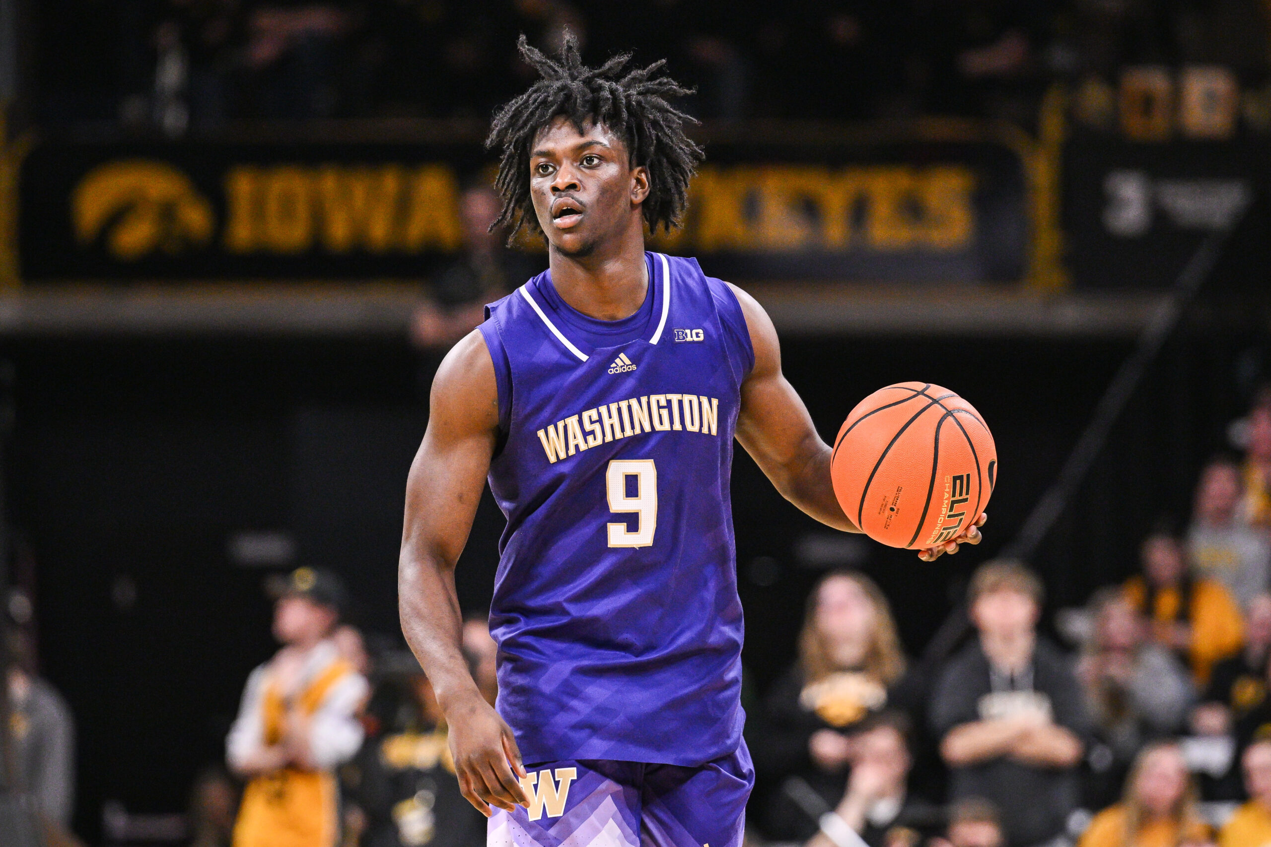 UCLA对阵华盛顿预测与投注选择 | 十大联盟揭幕战赔率分析