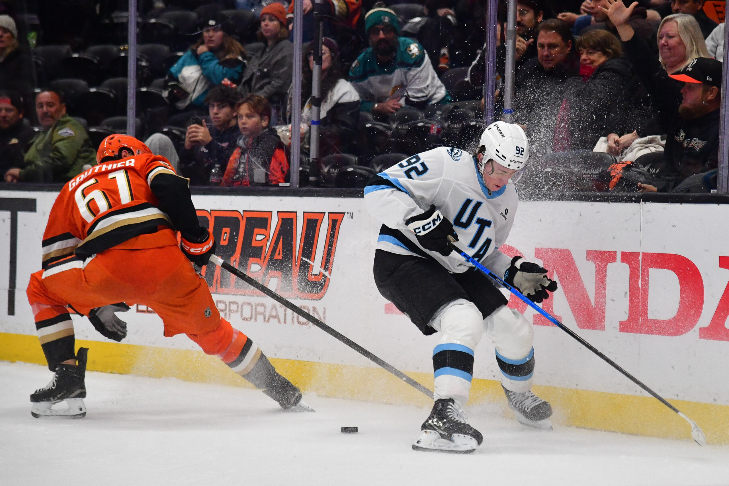 猛犸象队对阵鸭子队预测与赔率 | 周三晚间冰球赛事观看指南