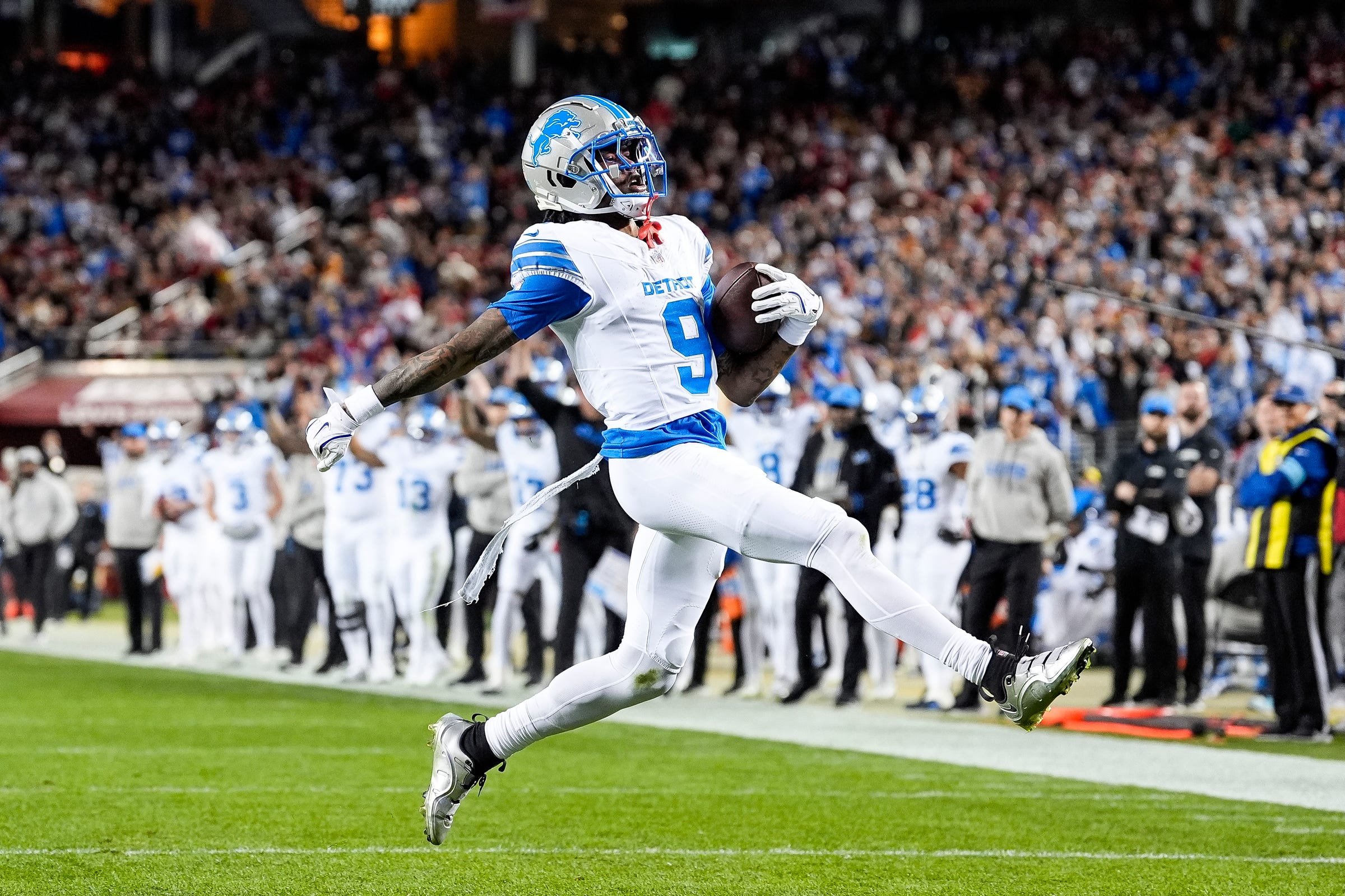 周四夜赛达阵得分手投注 | 牛仔队对阵雄狮队任意时间达阵预测 周四夜赛达阵得分手投注 | 牛仔队对阵雄狮队任意时间达阵预测