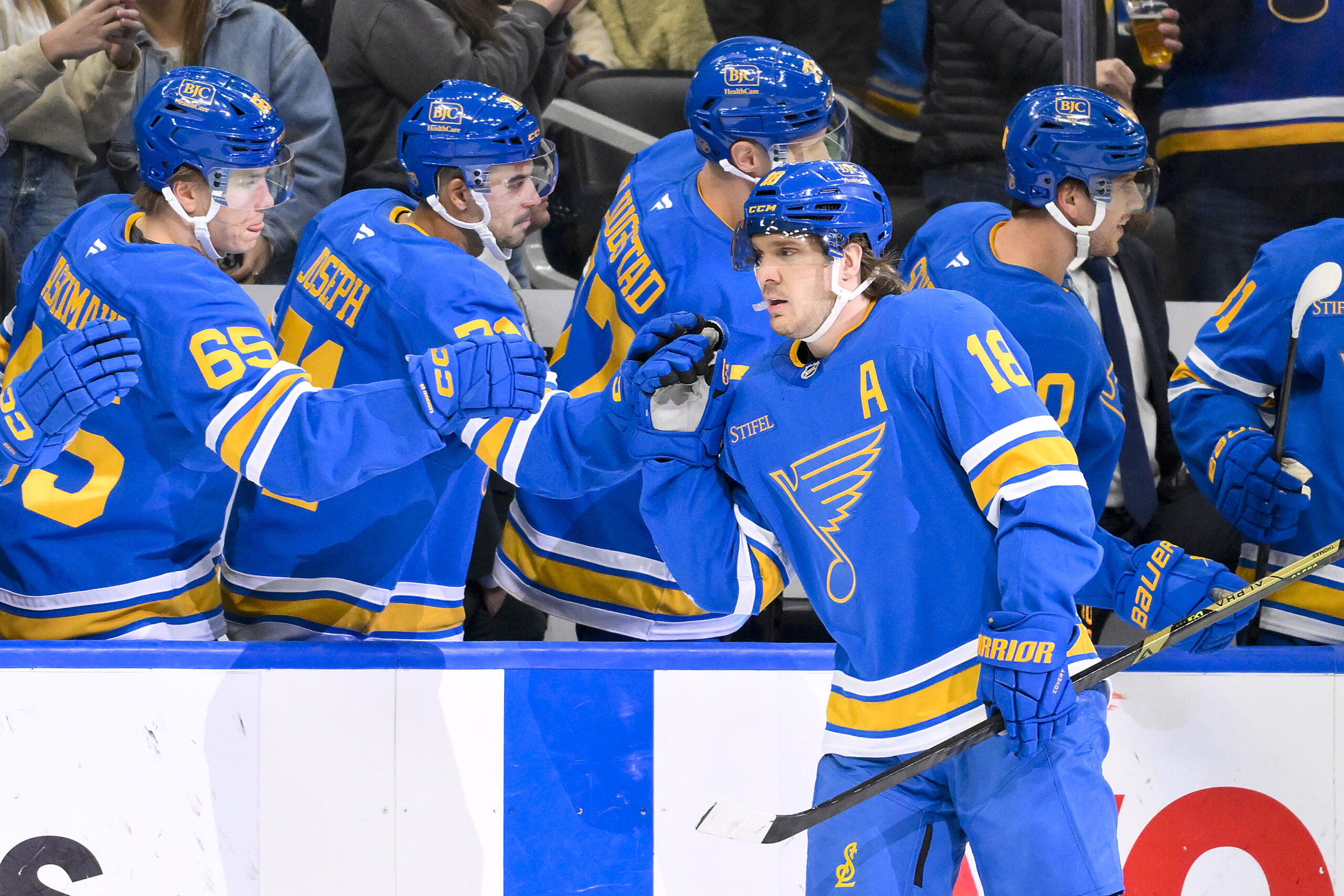 黑鹰队对阵蓝调队预测 | 冰球让分赔率 | 周五晚间冰球赛事观看指南(12月12日) 黑鹰队对阵蓝调队预测 | 冰球让分赔率 | 周五晚间冰球赛事观看指南(12月12日)