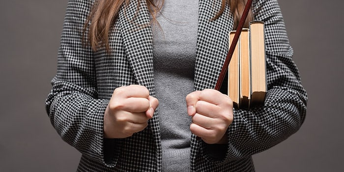 英国教师因未参与的合买团赢得130万英镑大奖而愤怒