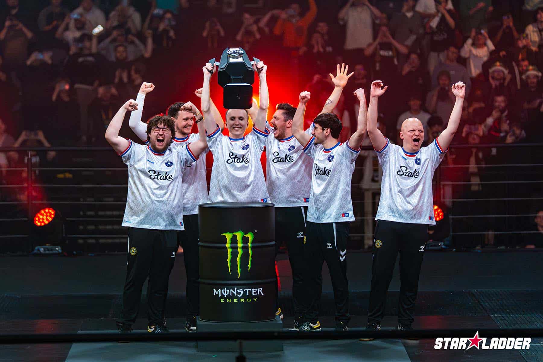 Valve发布CS2 StarLadder布达佩斯Major冠军签名卡包