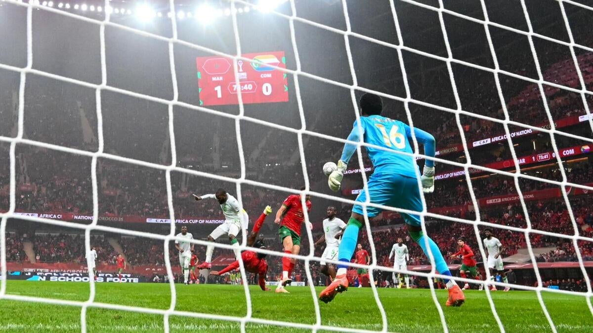 摩洛哥球员阿尤布·埃尔卡比在非洲杯揭幕战中上演惊天倒钩破门