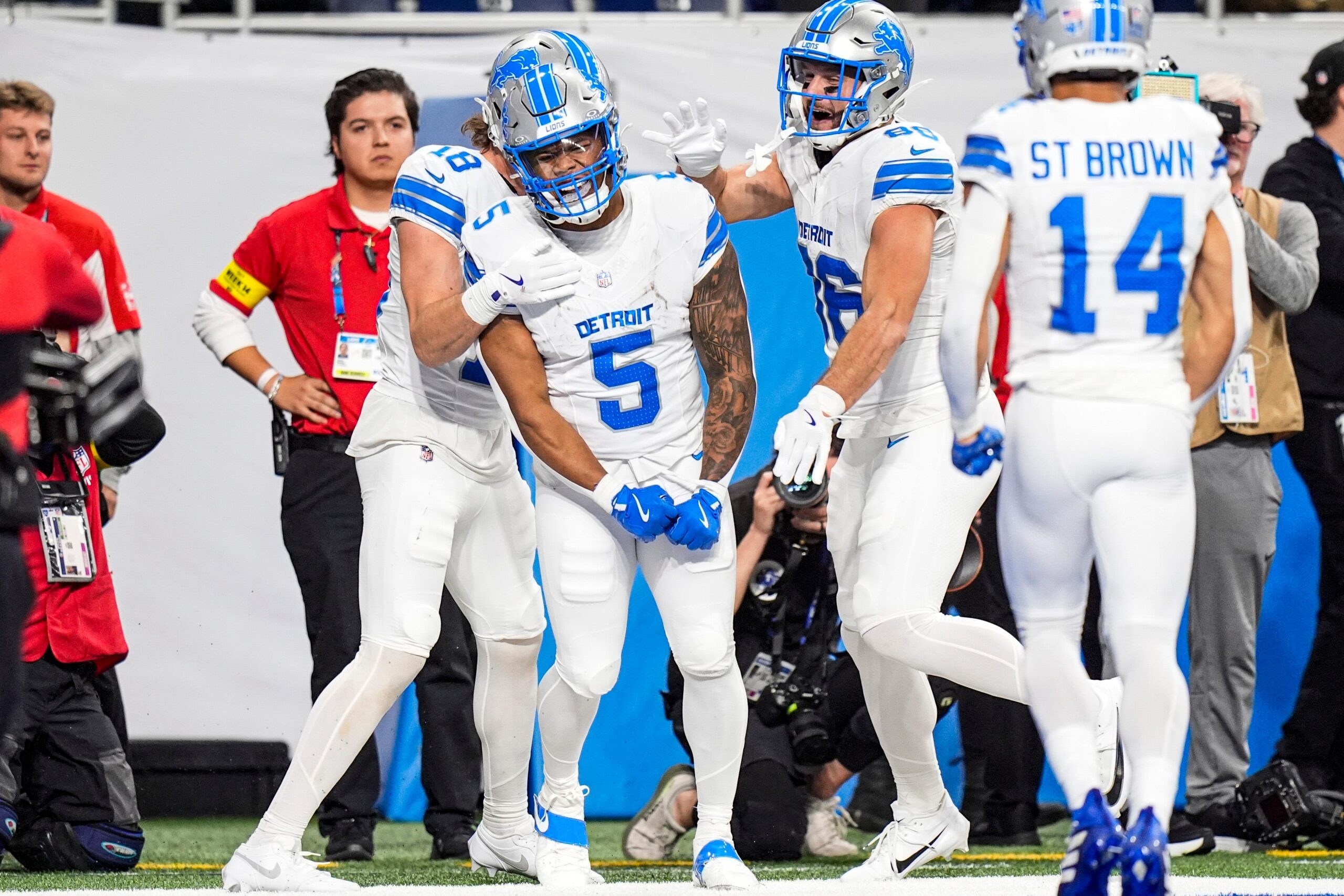 雄狮对阵维京人同场串关 | 圣诞节专享2.06串关优惠