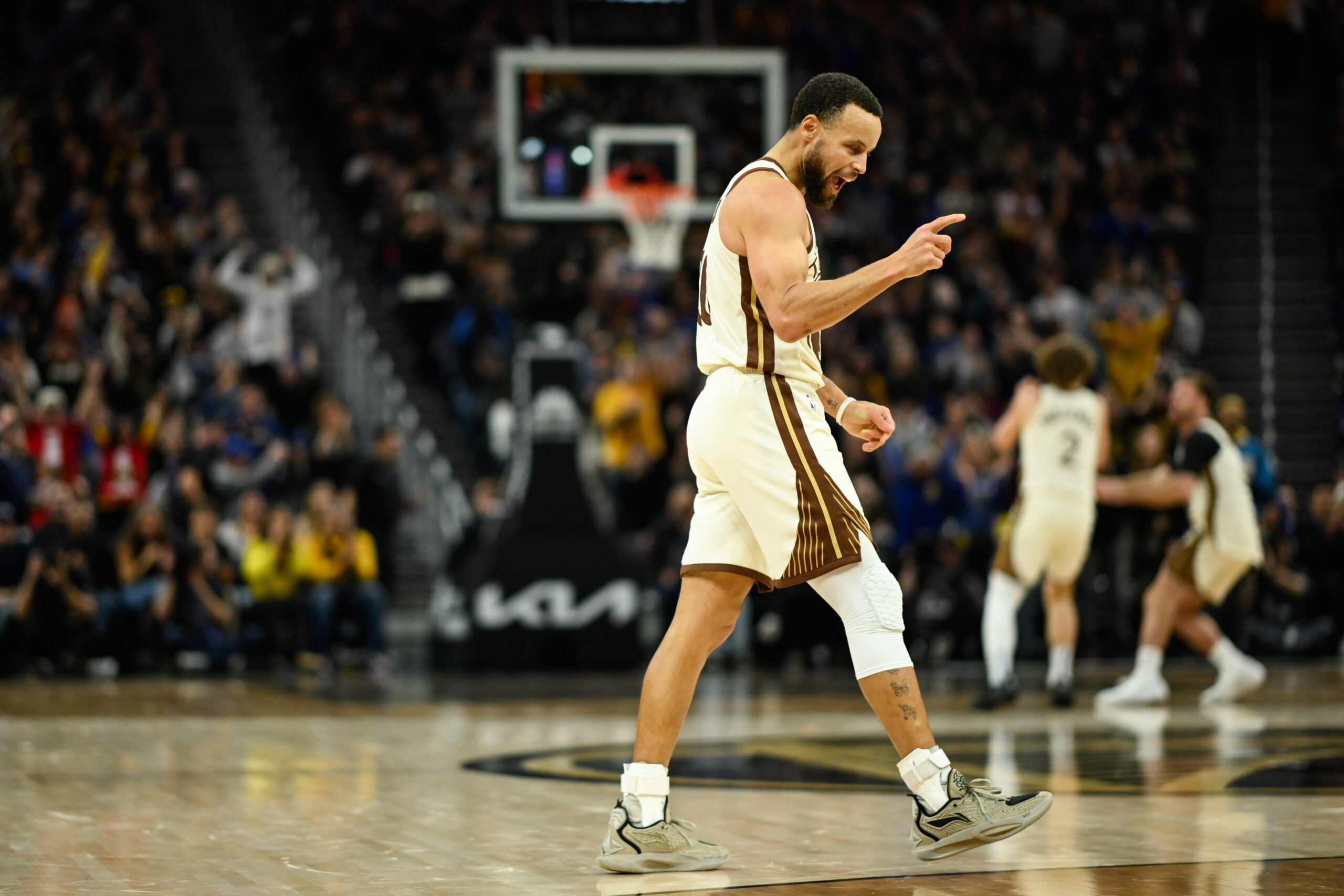 独行侠对阵勇士预测 | 圣诞大战球员数据投注指南